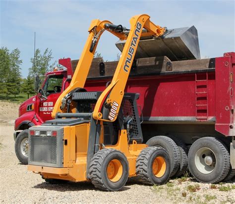 skid steer that can lift 4000 lbs|4000 lbs skid steer.